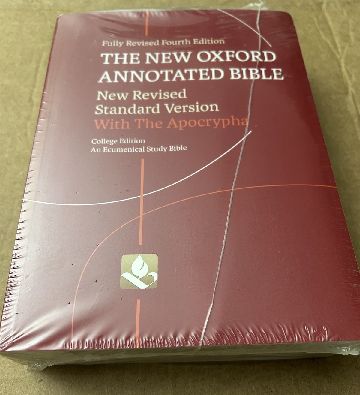 The New Oxford Annotated Bible with Apocrypha: New Revised Standard 4th ED NEW