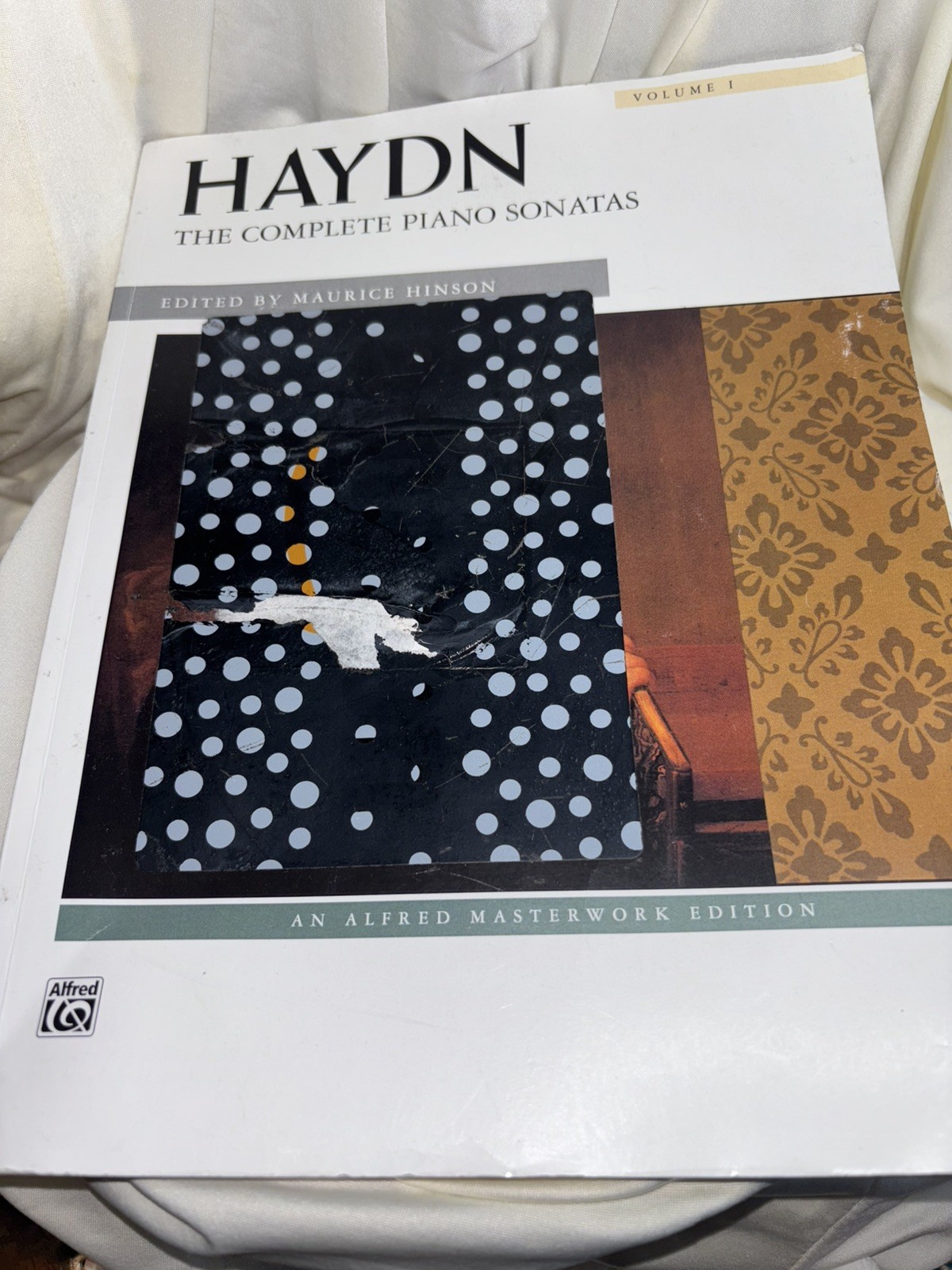 Haydn — The Complete Piano Sonatas, Vol 1 Alfred Masterworks (cover damage)