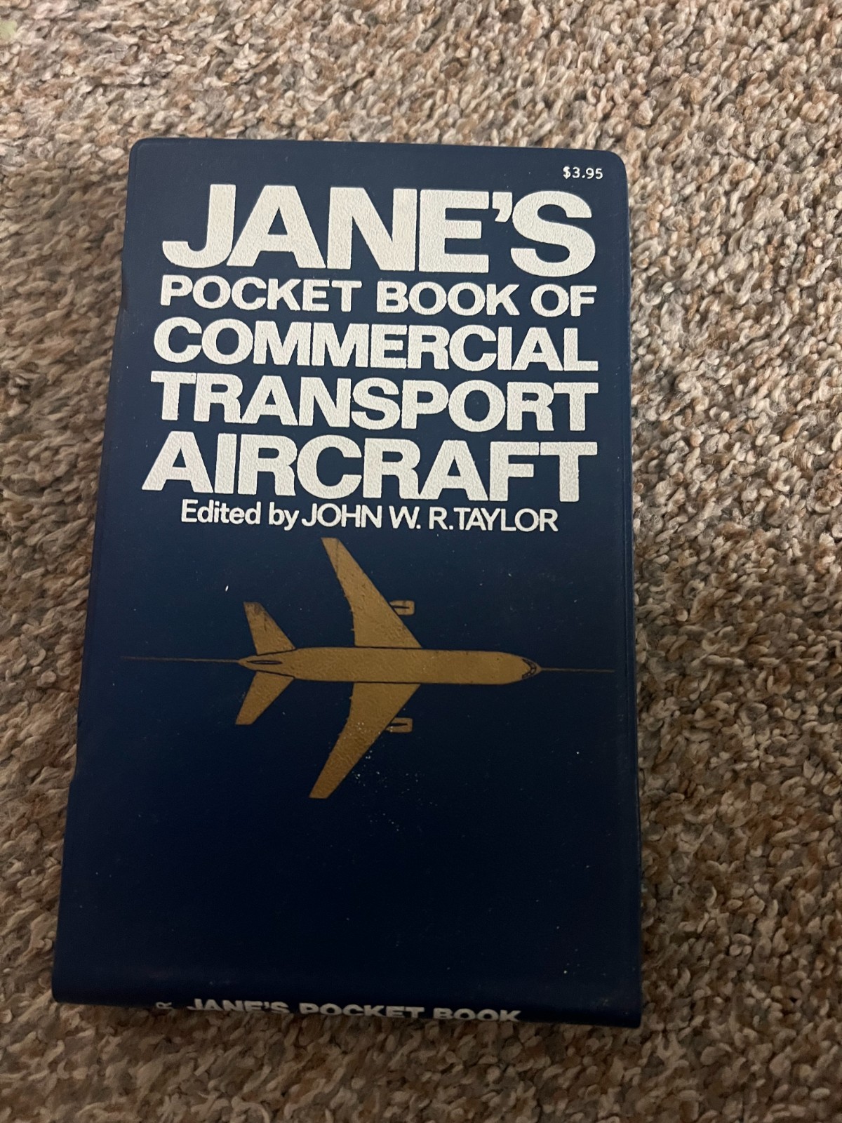 Jane’s Pocket Book of Commercial Transport Aircraft [Paperback] John Taylor