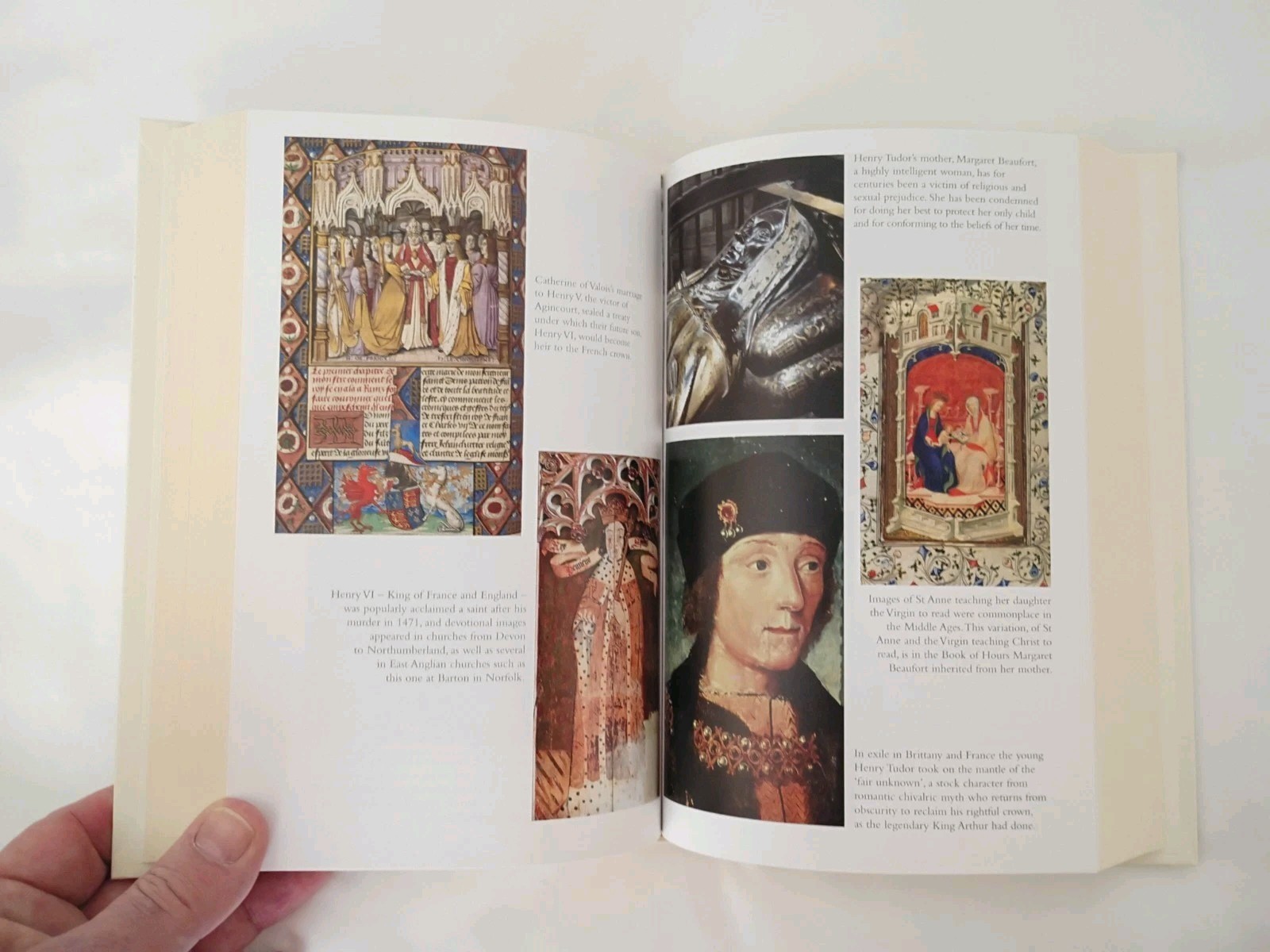 TUDOR Leanda De Lisle ©2013 Public Affairs HCDJ England’s Royals Illus. Photos