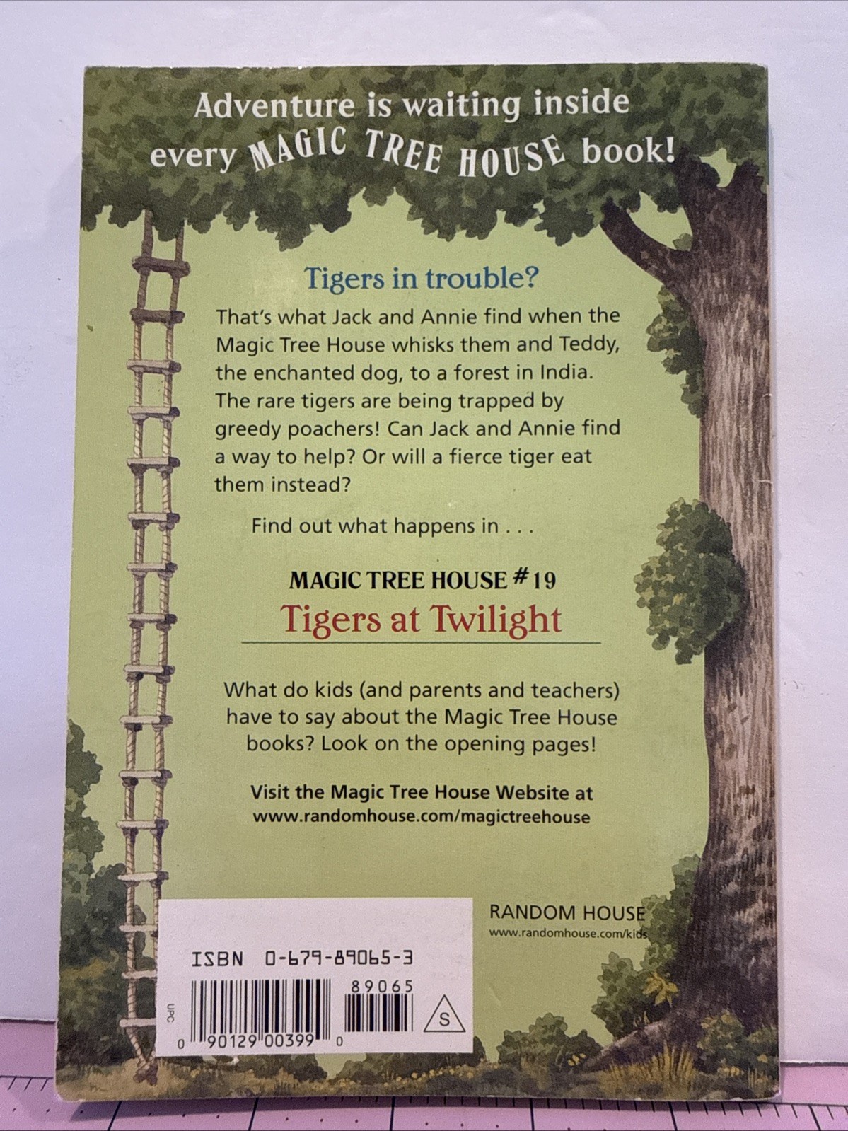 Magic Tree House #19 Tigers at Twilight by Mary Pope Osborne