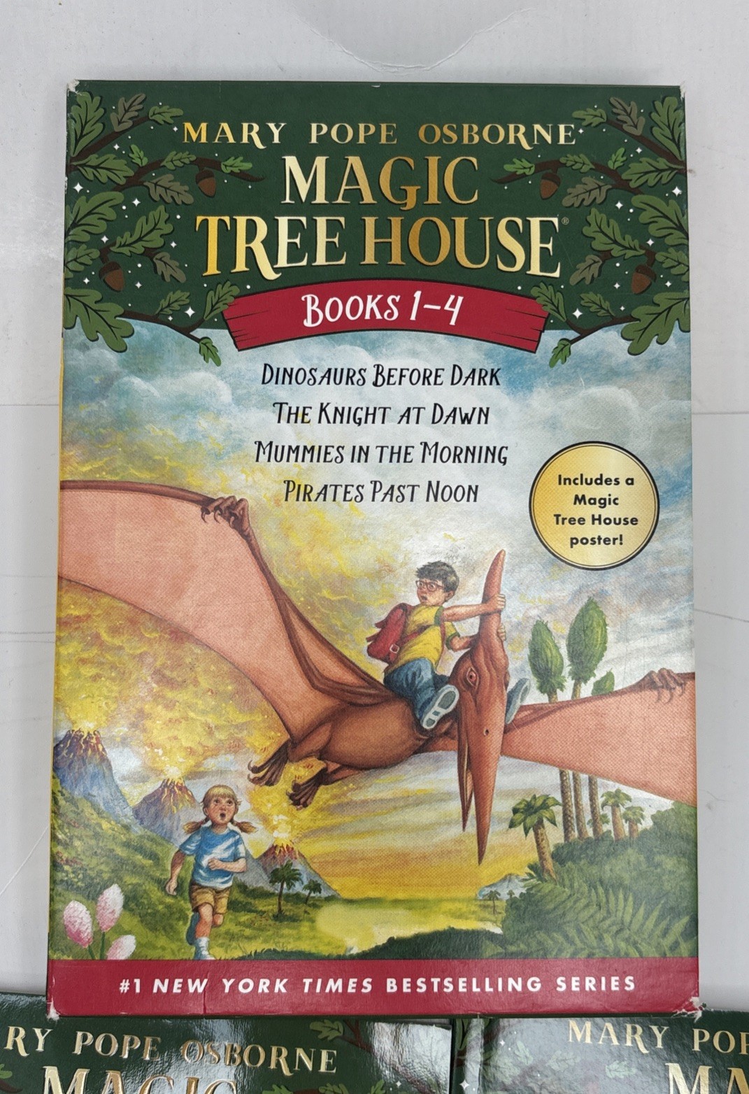 Magic Tree House Boxed Set, Books 1-4: Dinosaurs Before Dark, The Knight At Dawn